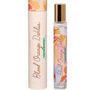 Illume Bath soak plus Blood Orange Roll-on Fragrance